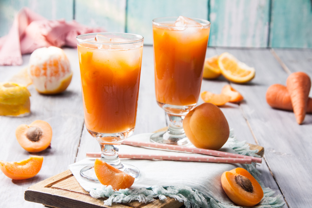عصير المشمش والبرتقال