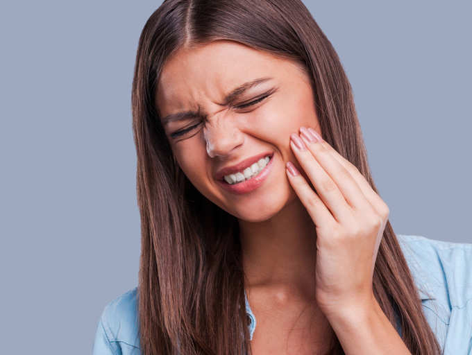 6 طرق لعلاج ألم الأسنان بالمنزل