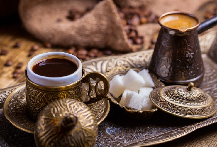 تقديم-القهوة