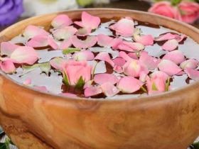 الفرق-بين-ماء-الورد-وماء-الزهر