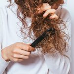 فك-تشابك-الشعر-بطرق-سهلة