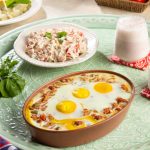 طاجن-فول-بالسجق-والبيض