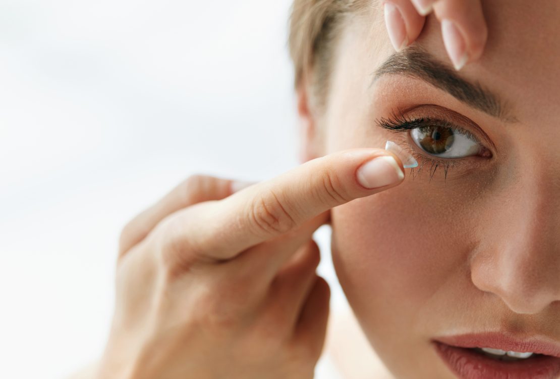 اعرفى اسباب التهاب العين من العدسات اللاصقة وتجنب تلك المشكلة