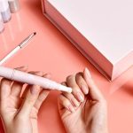 ازاى-تحمى-أظافرك-من-الاصفرار