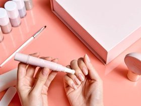 ازاى-تحمى-أظافرك-من-الاصفرار