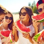 اكلات-غير-صحية-على-البحر