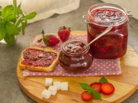 مربي الفراولة - اسهل مربي فراولة - طريقة عمل مربي الفراوله - خطوات عمل المربي فالبيت - قناة الوصفة