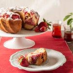 كيك بالفراولة - كيك سهل وهش - كيكه الفراوله - كيك الفانتين - كيك عيد الحب- قناة الوصفة