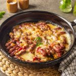 طاسة السجق بالجبن - طاسة السجق والبسطرمة - طاسة البان سويسرا - اكلات سريعة- اكلات للمغتربين - قناة الوصفة