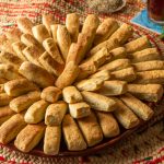 قراقيش الفرن بالشمر- القراقيش - قراقيش مقرمشة - منين بالشمر - مخبوزات للفطار - قناة الوصفة