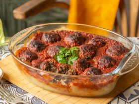 صينية بطاطس بالكفتة - كفتة سريعة - كرات الكفتة - صينية بطاطس باللحم المفروم والصلصة - قناة الوصفة