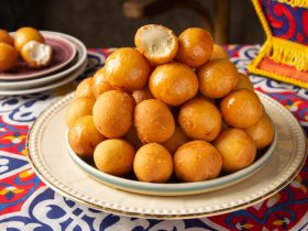 لقمة القاضى بحشو الجبن - عوامات بحشو الجبن - زلابية بالجبن - لقيمان بالعسل والجبن - قناة الوصفة