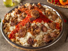 فتة - اللحمه - المصرية - فتة - بالخل - والثوم - طريقة - عمل - الفتة - باللحم - فتة - العيد - فته حوريه - قناة الوصفة