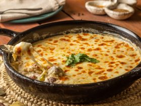 طاسة السجق بالجبن - طاسة سجق البان سويسرا