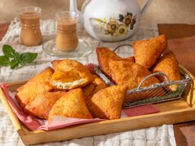 عيش باخمري - شاي عدني _ خبز باخمري مع شاي عدني