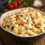 مكرونة بالجرجير والوايت صوص - باستا بالخضار والدجاج