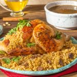 دجاج محشي بالفريك مع ملوخية بالتقلية - طريقة عمل دجاج محشي بالفريك