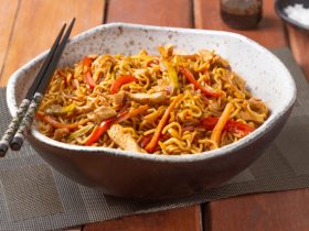 نودلز صيني _ اندومي كوري _ طريقة عمل نودلز بالدجاج والخضار