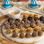 ضيافة_التمر_كرات_التمر_مع قهوة_عربي