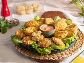 بانيه_الشركات_طريقة_عمل_ناجتس_الدجاج_المقرمش