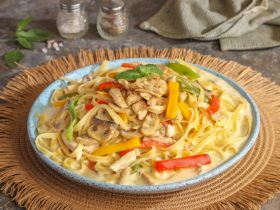 مكرونة بالوايت صوص والخضار_طريقة عمل مكرونة بالوايت صوص