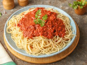 اسهل_اسرع_مكرونة_بالصلصة_الحمرا_مكرونة_اسباجيتي